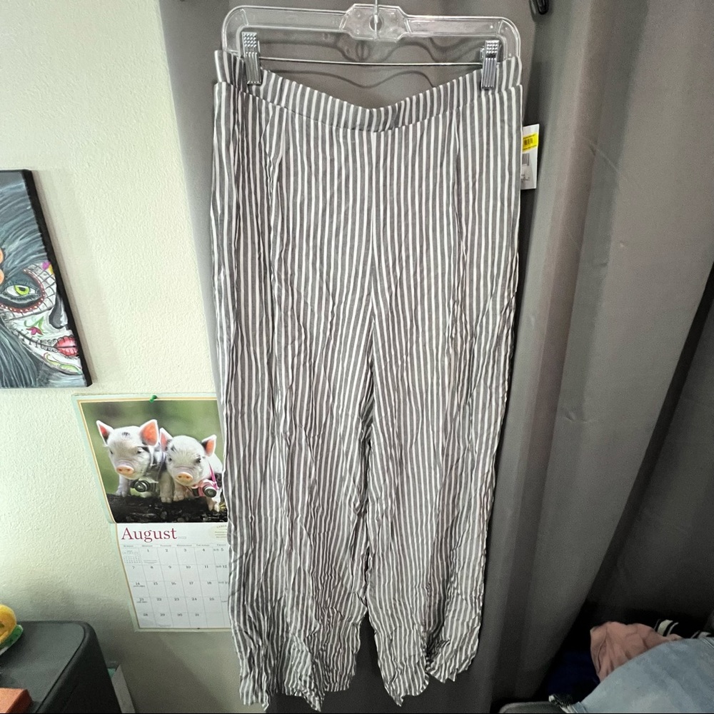Wide leg pants